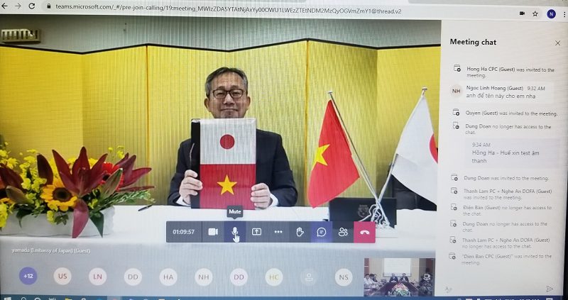 Ngài Đại sứ Nhật Bản YAMADA Takio ký kết các hợp đồng tài trợ